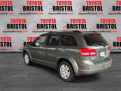 Used 2017 Dodge Journey SE image 4