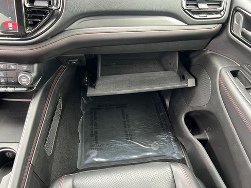 Used 2023 Dodge Durango GT RWD image 37
