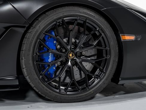 Used 2025 Lamborghini Revuelto AWD/4WD image 43