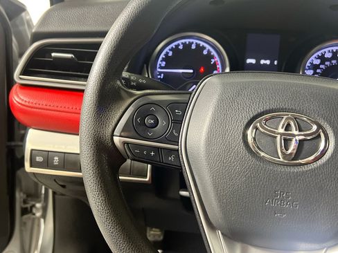 Used 2021 Toyota Camry LE w/ Convenience Package FWD image 19