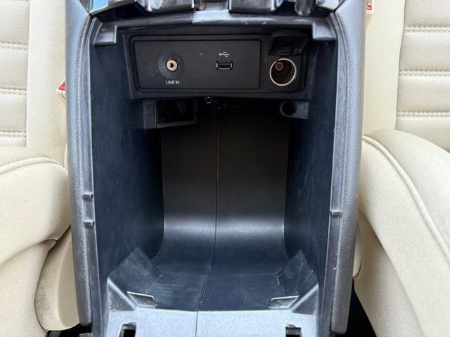 Used 2013 Ford Fusion SE FWD image 30