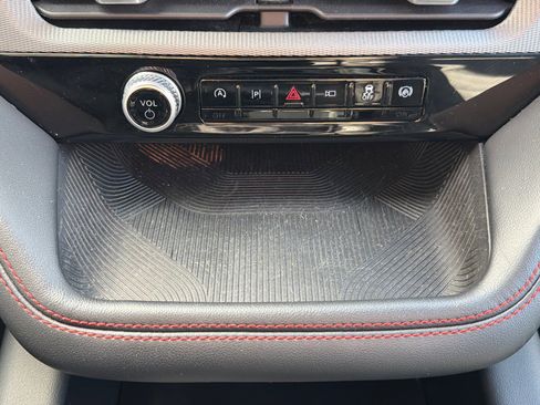 Used 2025 Ford Explorer ST-Line w/ ST-Line Street Pack image 16