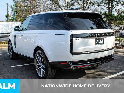Used 2024 Land Rover Range Rover SE image 5