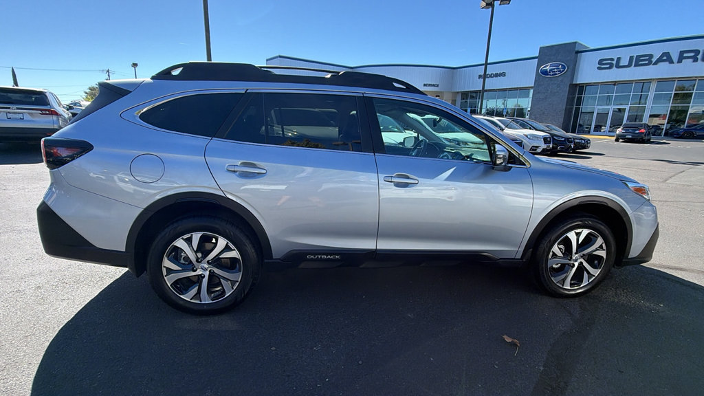 Used 2021 Subaru Outback Limited w/ Popular Package #2 AWD/4WD image 3