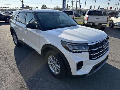 New 2026 Ford Explorer Active w/ Active Comfort Package image 3