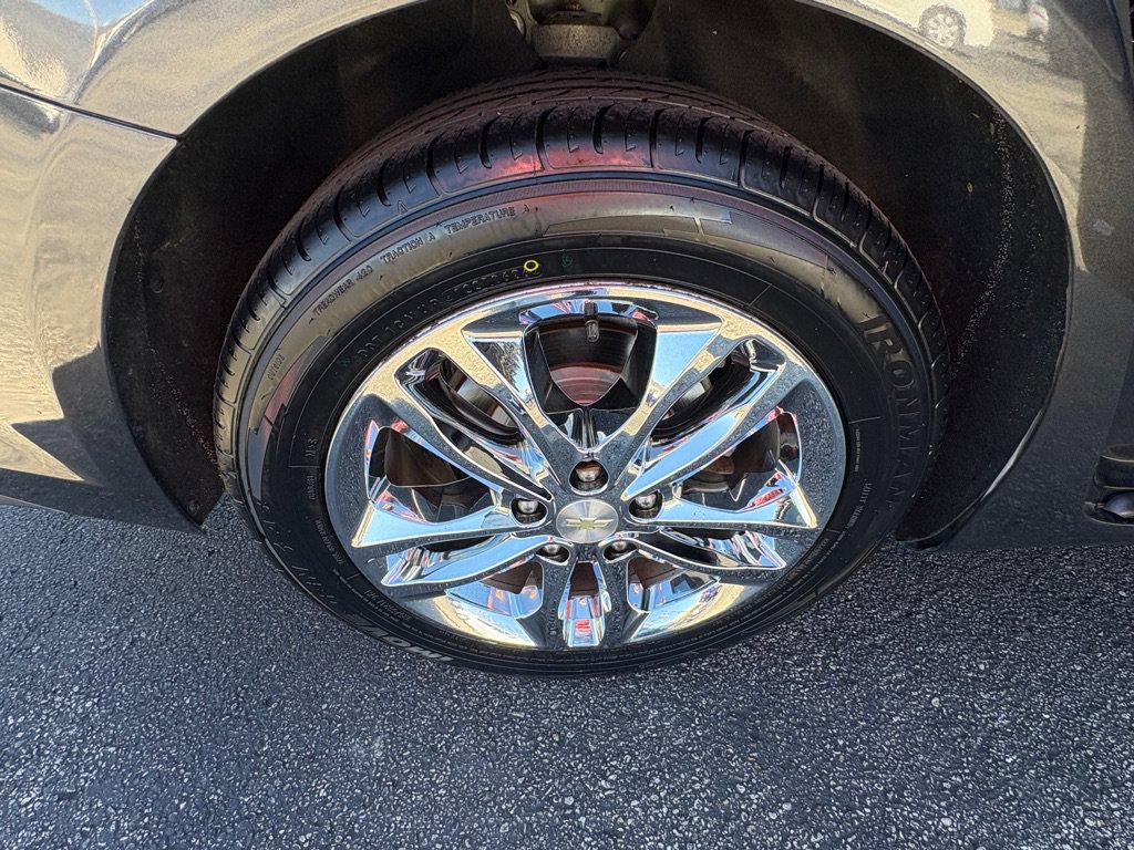 Used 2017 Chevrolet Malibu LT FWD image 20
