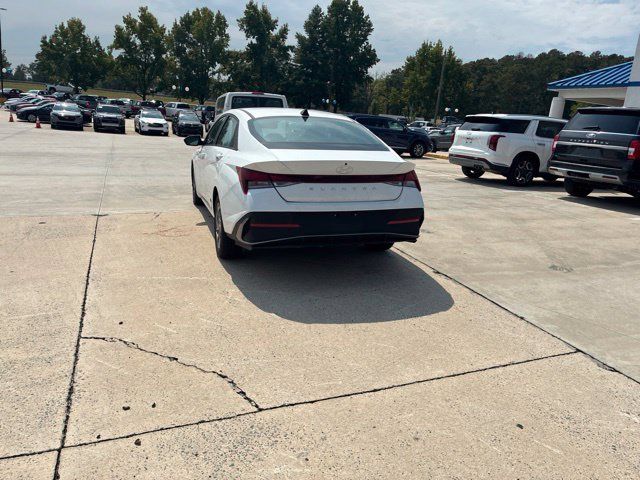 Used 2024 Hyundai Elantra SEL FWD image 27