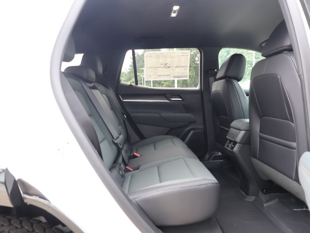 New 2027 GMC Terrain AT4 w/ Convenience Package III AWD/4WD image 32