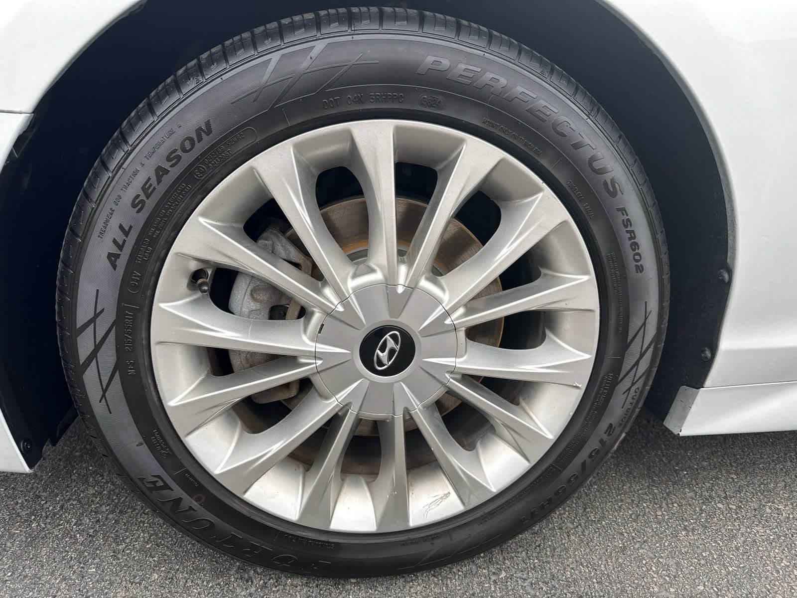 Used 2015 Hyundai Sonata Limited w/ Option Group 05 FWD image 9