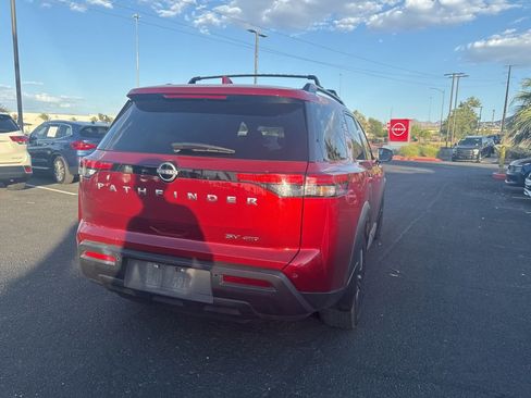 Used 2024 Nissan Pathfinder SV AWD/4WD image 8