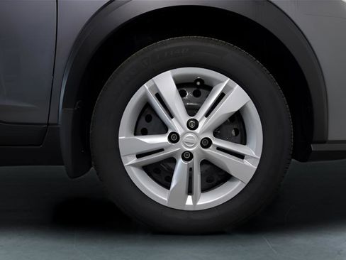 Used 2024 Nissan Kicks S image 27