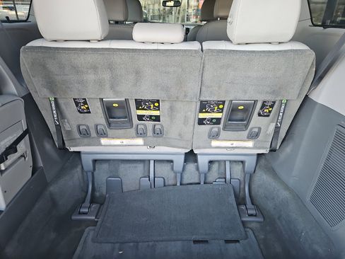 Used 2017 Toyota Sienna XLE Premium image 31