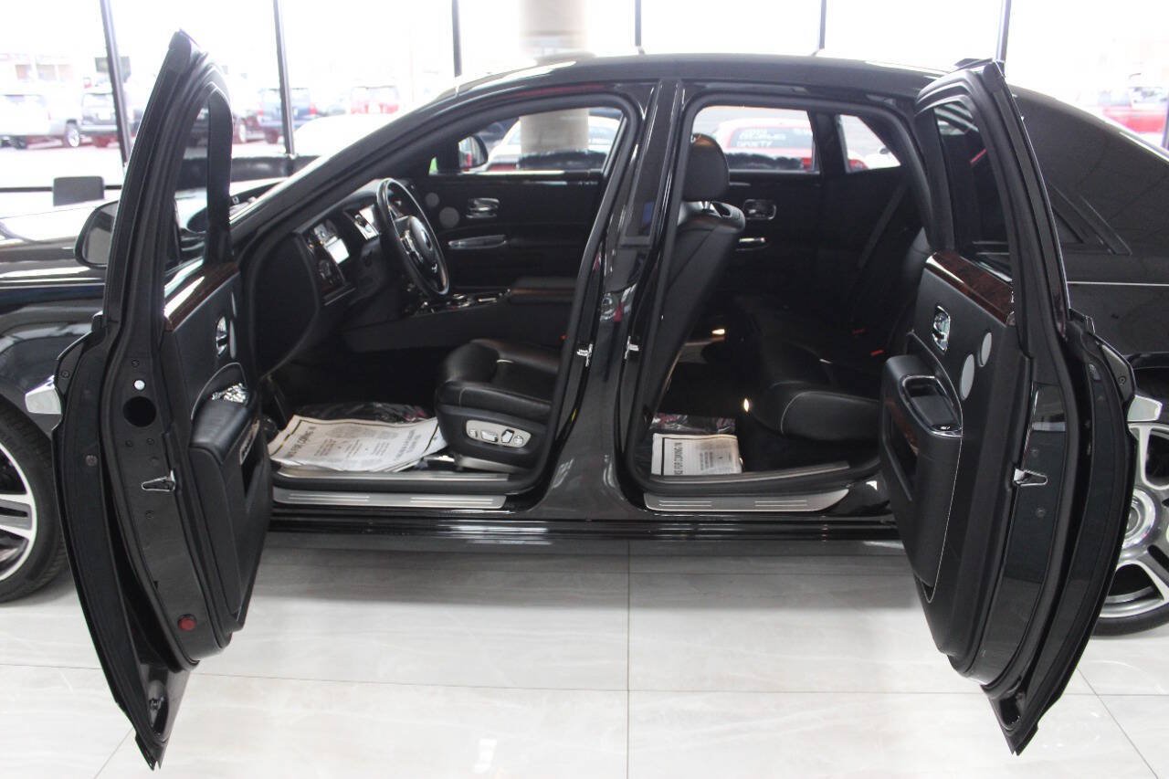 Used 2019 Rolls-Royce Ghost RWD image 8