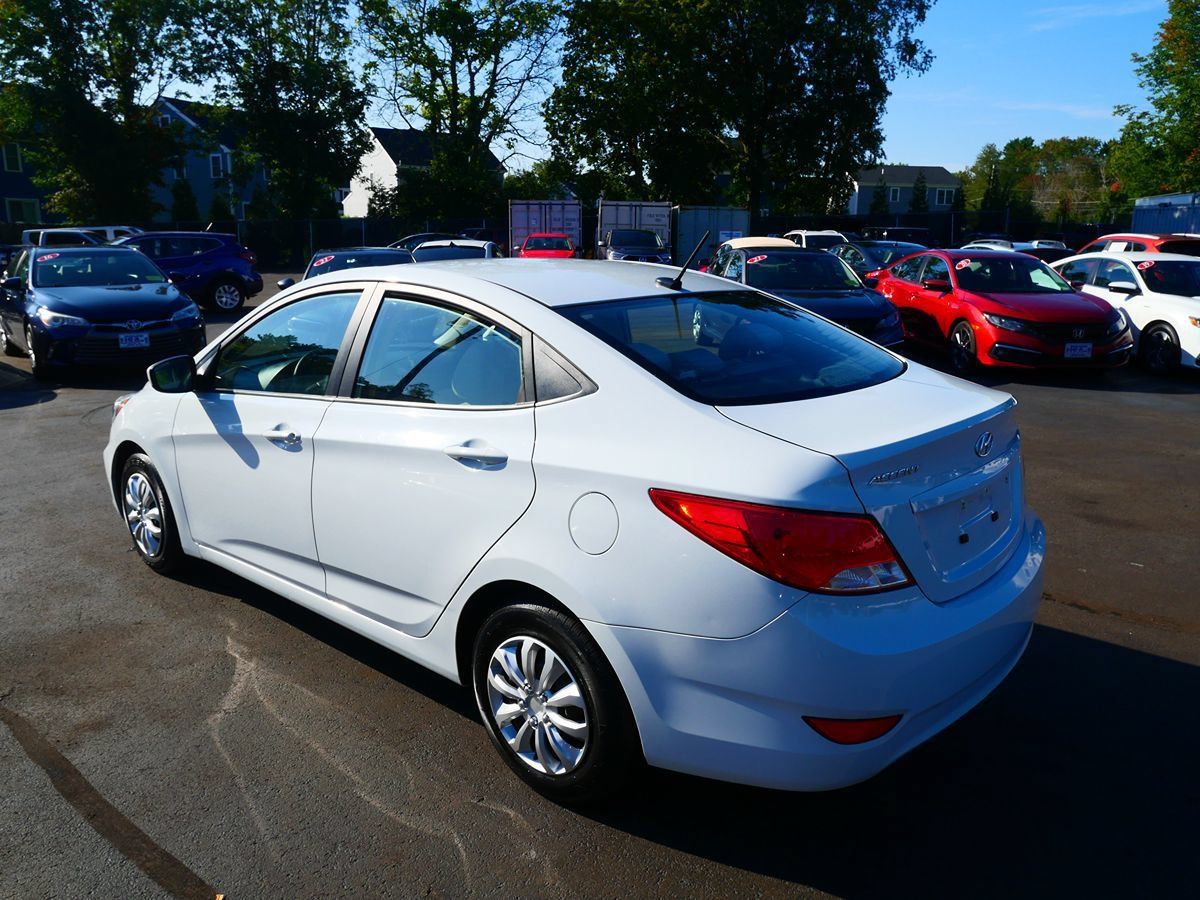 Used 2017 Hyundai Accent SE FWD image 4