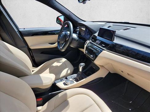Used 2017 BMW X1 xDrive28i AWD/4WD image 5