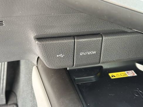 Used 2022 Toyota Camry XLE FWD image 19