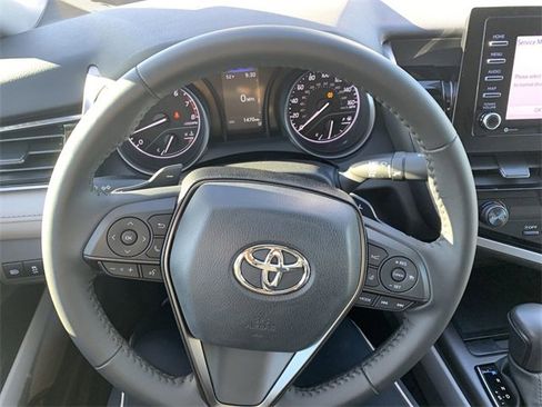 Used 2021 Toyota Camry SE image 19