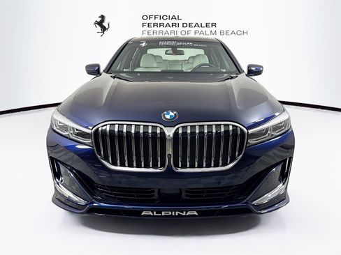 Used 2022 BMW ALPINA B7 xDrive image 2