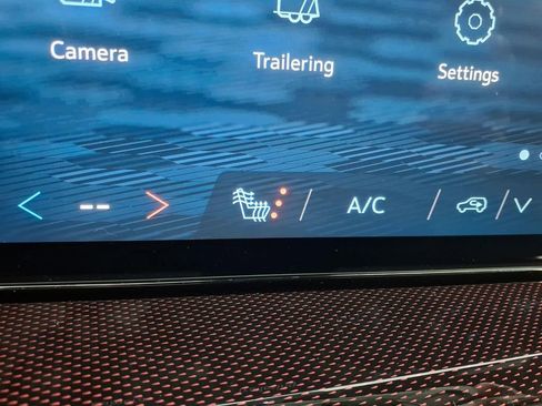 New 2026 Chevrolet Traverse Z71 w/ Enhanced Driving Package image 9