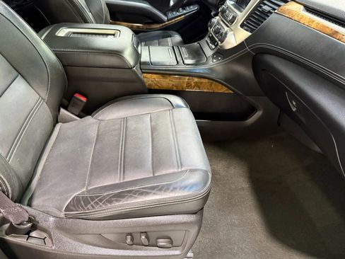 Used 2015 GMC Yukon Denali w/ Premium Package image 27