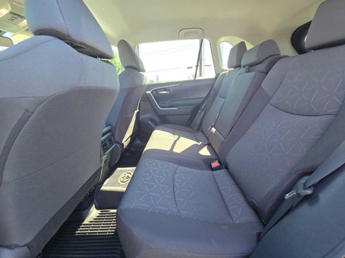 Used 2022 Toyota RAV4 XLE w/ XLE Grade Weather Package AWD/4WD image 16