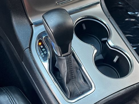 Used 2019 Jeep Grand Cherokee Laredo w/ Laredo X Package image 16