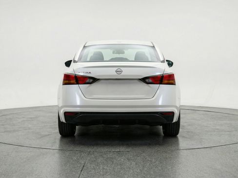 Used 2025 Nissan Altima 2.5 SV image 7