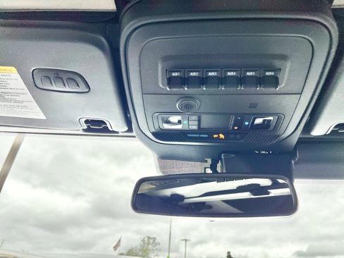 New 2025 Ford Bronco Badlands image 41