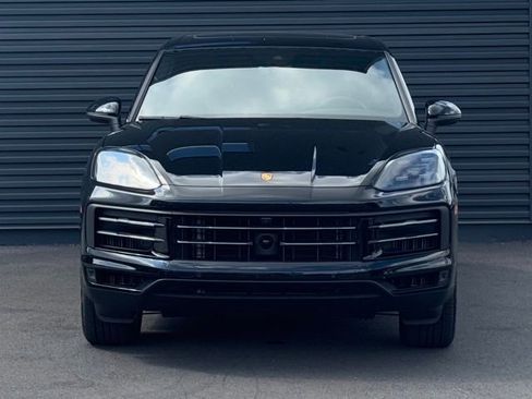 Used 2024 Porsche Cayenne image 10