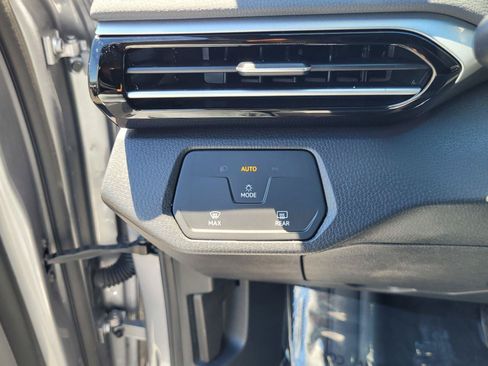 Used 2024 Volkswagen ID.4 2WD image 31