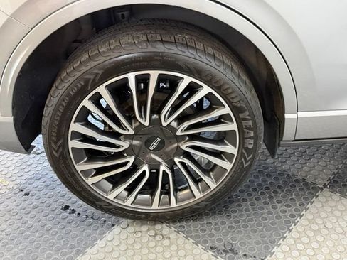Used 2021 Lincoln Corsair AWD image 14