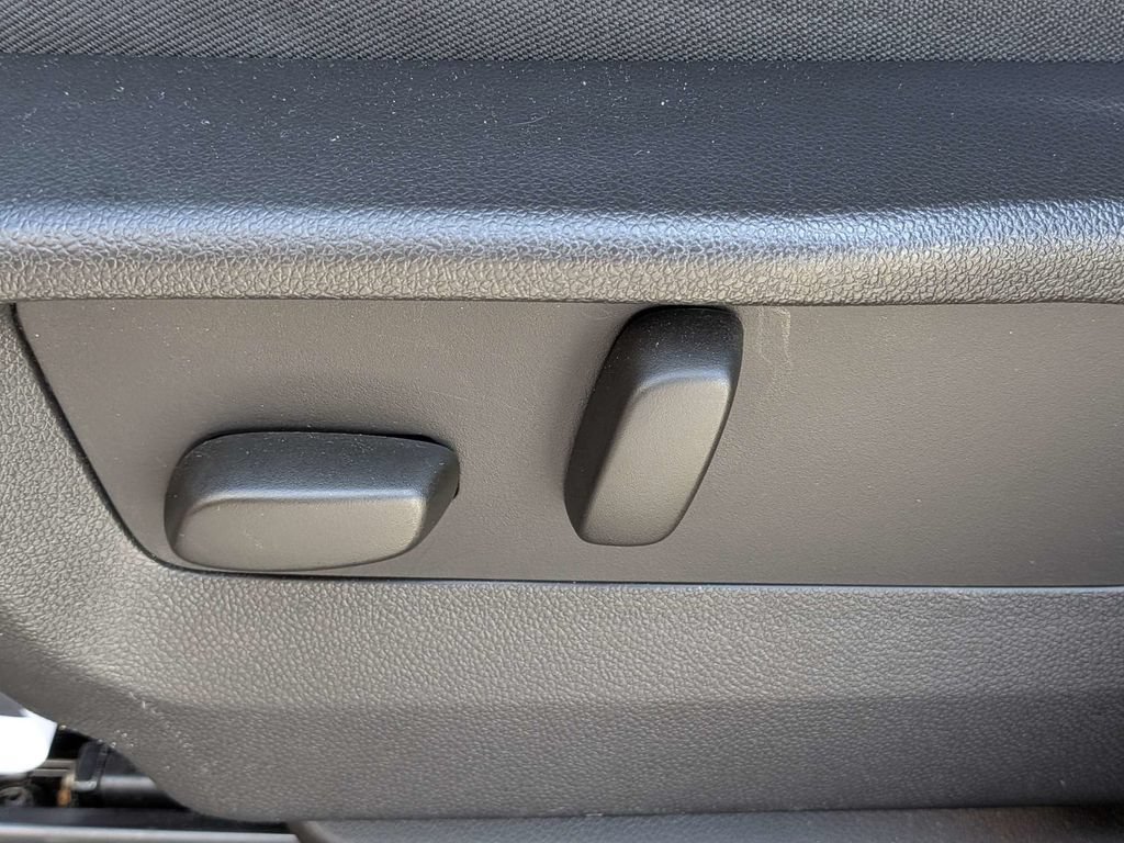 Used 2023 Buick Envision Avenir AWD/4WD image 20