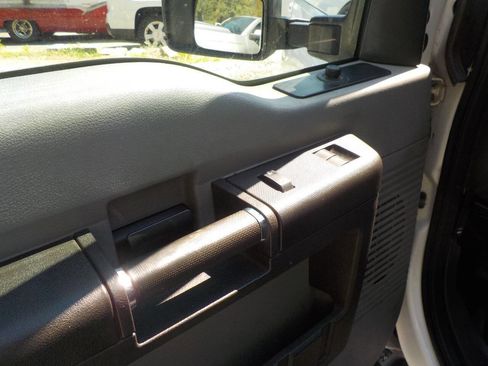 Used 2015 Ford F350 XL image 8