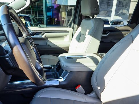 Certified 2022 Chevrolet Silverado 1500 LTZ image 15