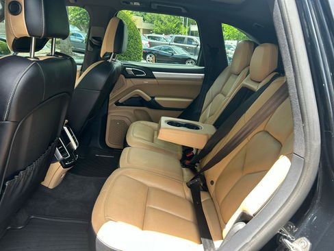 Used 2017 Porsche Cayenne S w/ Premium Plus Package AWD/4WD image 15