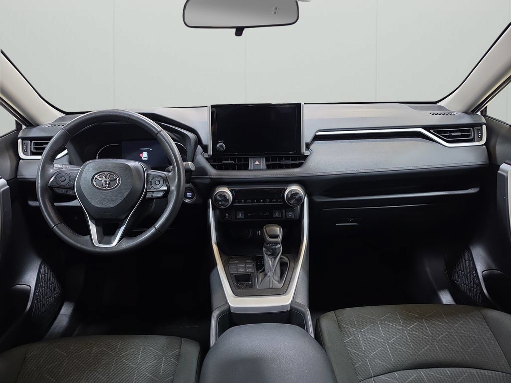 Used 2025 Toyota RAV4 XLE w/ Weather Package AWD/4WD image 17