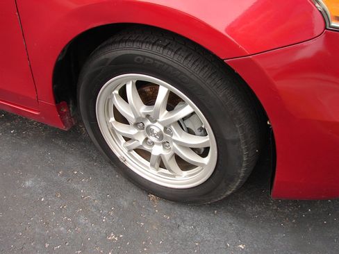 Used 2014 Toyota Prius V image 3