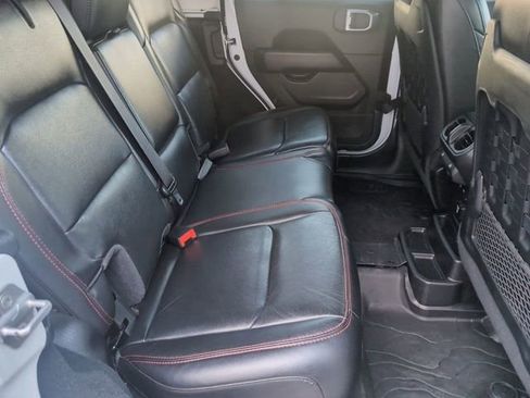 Used 2021 Jeep Wrangler Unlimited Rubicon image 32