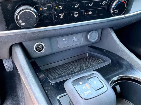 Used 2023 Nissan Rogue S FWD image 31