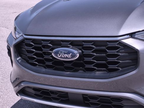 Used 2023 Ford Escape ST-Line w/ Tech Pack #1 AWD/4WD image 12