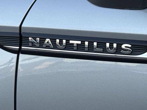 Certified 2023 Lincoln Nautilus Reserve AWD/4WD image 10