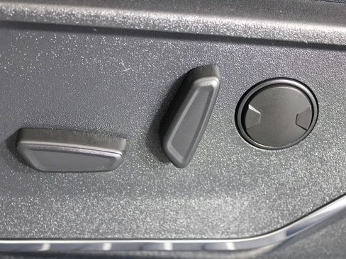 Used 2023 Ford F150 Lariat w/ FX4 Off-Road Package image 17