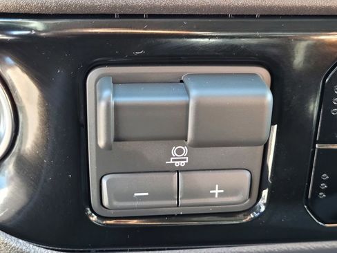 New 2026 GMC Sierra 1500 Elevation image 17