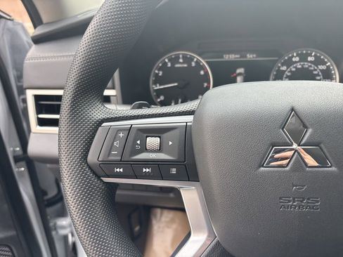 New 2026 Mitsubishi Outlander ES image 16