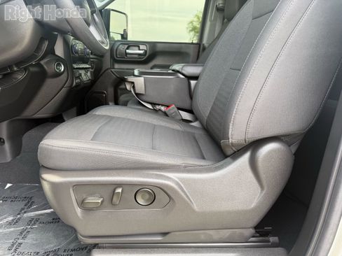 Used 2025 Chevrolet Silverado 2500 Custom w/ Custom Convenience Package AWD/4WD image 14