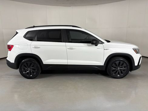 Used 2022 Volkswagen Taos S FWD image 9