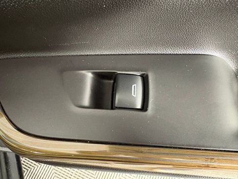 Used 2021 GMC Acadia SLE w/ Driver Convenience Package image 38