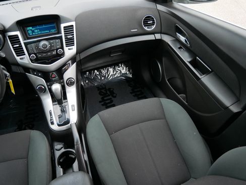Used 2011 Chevrolet Cruze LT FWD image 11