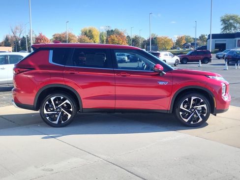 New 2025 Mitsubishi Outlander SE image 15