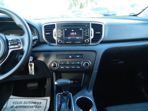 Used 2018 Kia Sportage LX image 16